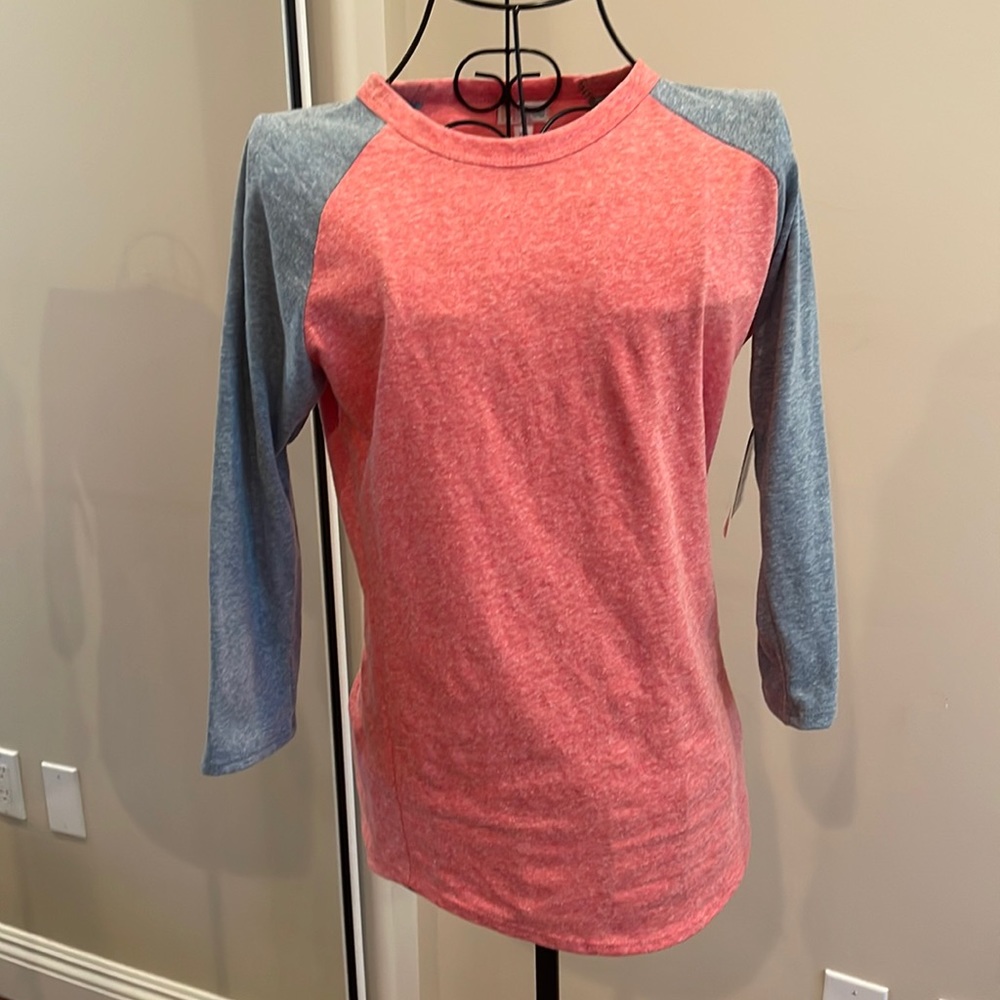 Lularoe Randy Tee size XS. New with tags.